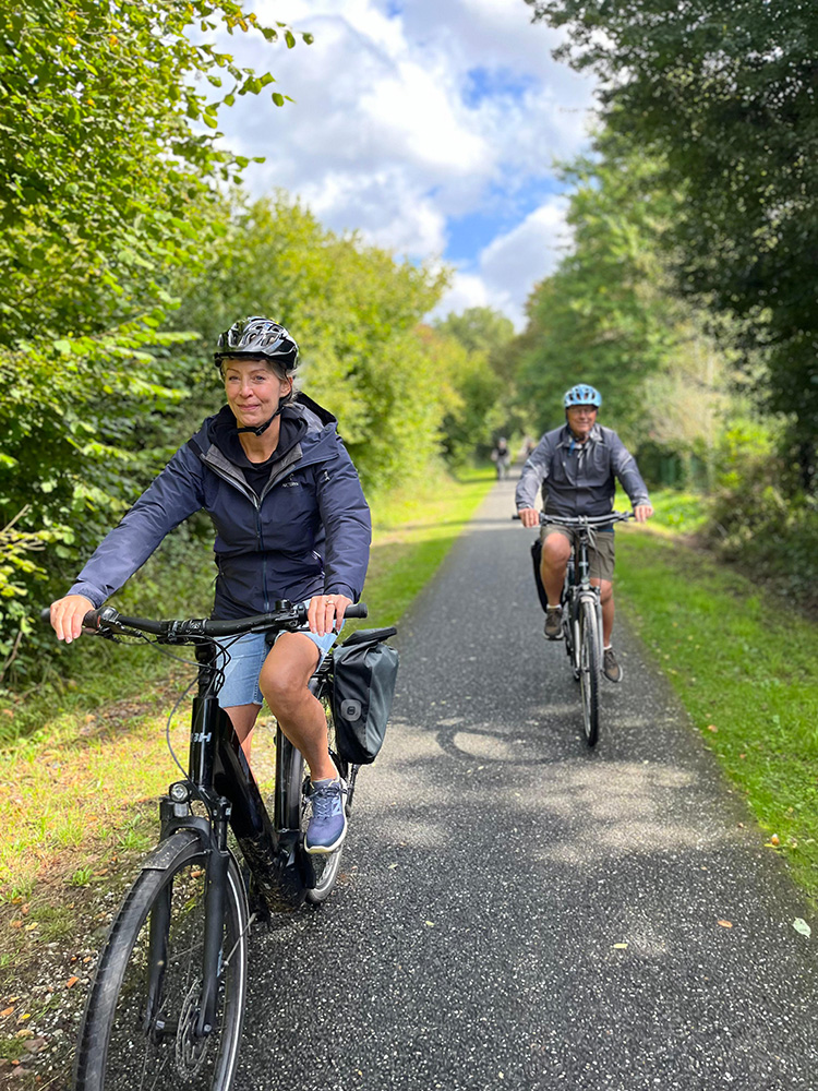 E-Bike Adventure: Explore Bordeaux Backcountry’s Vineyards, Heritage, and Food Culture E-Bike Adventure: Explore Bordeaux Backcountry’s Vineyards, Heritage, and Food Culture