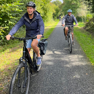 Demi-journée : de Bordeaux à l’Entre-deux-Mers Vélo électrique & vin ! Demi-journée : de Bordeaux à l’Entre-deux-Mers<br />
Vélo électrique & vin !